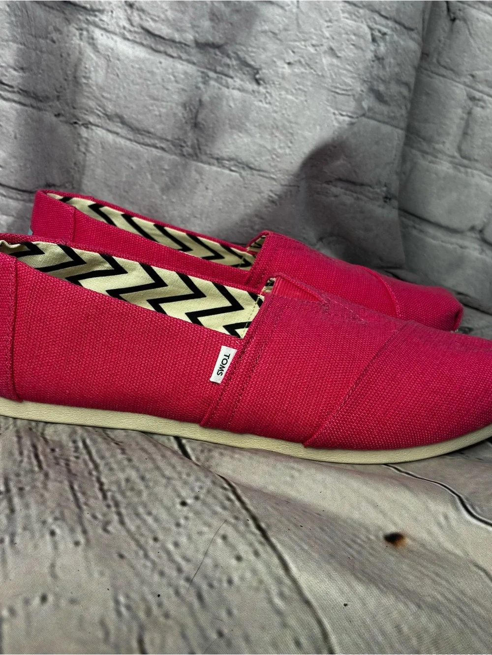 TOMS Alpargata‎ Barbie Hot Pink Fuschia Canvas Slip-On Flats Sneakers Shoes Sz 9